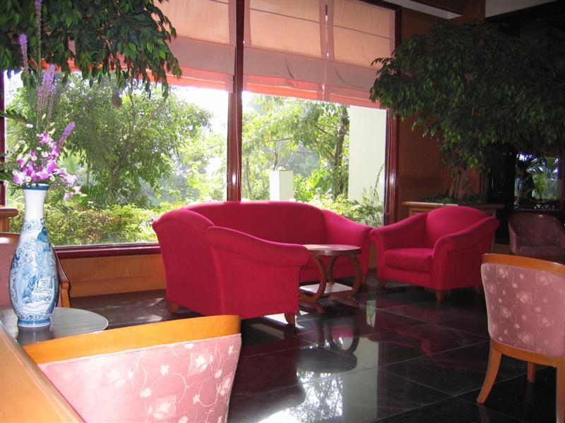 Pathumthani Place Hotel Exteriör bild