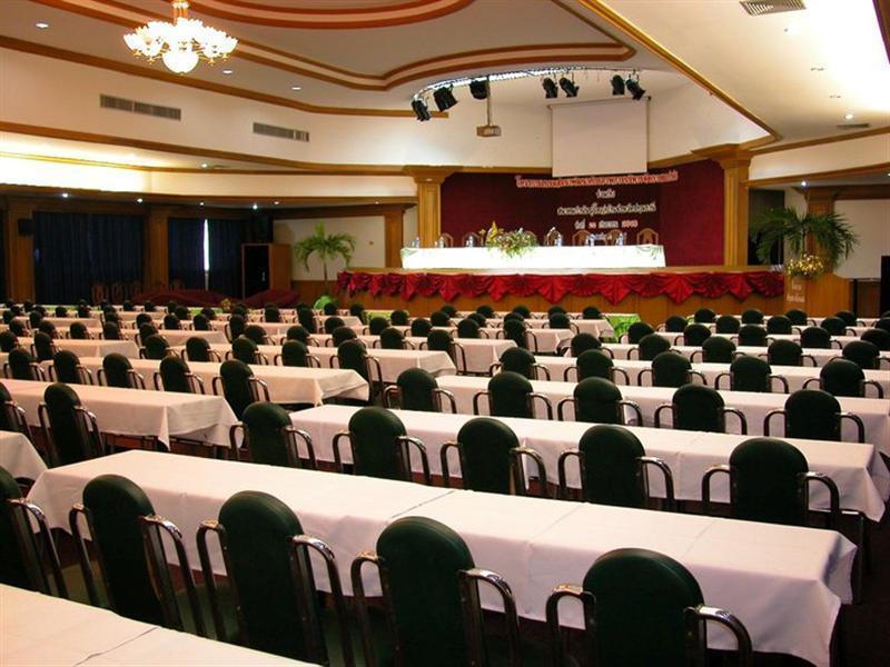Pathumthani Place Hotel Exteriör bild