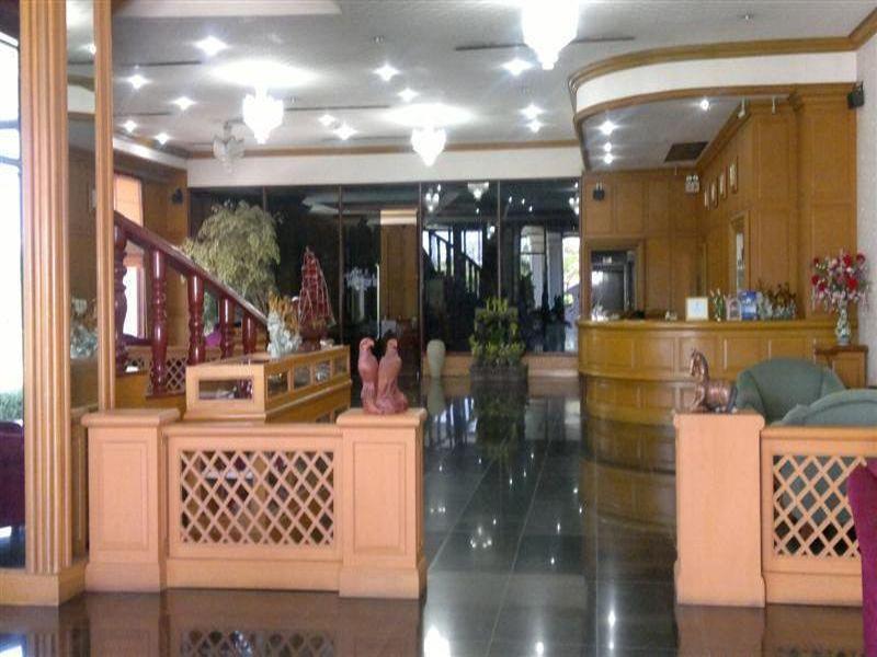 Pathumthani Place Hotel Exteriör bild