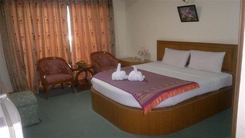Pathumthani Place Hotel Exteriör bild